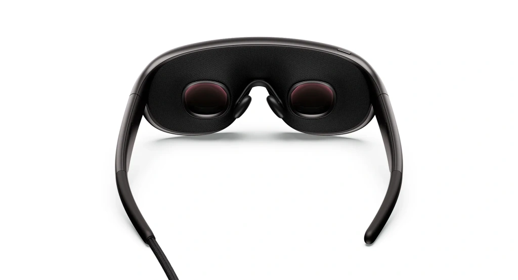 Meta VR Glasses 2.png