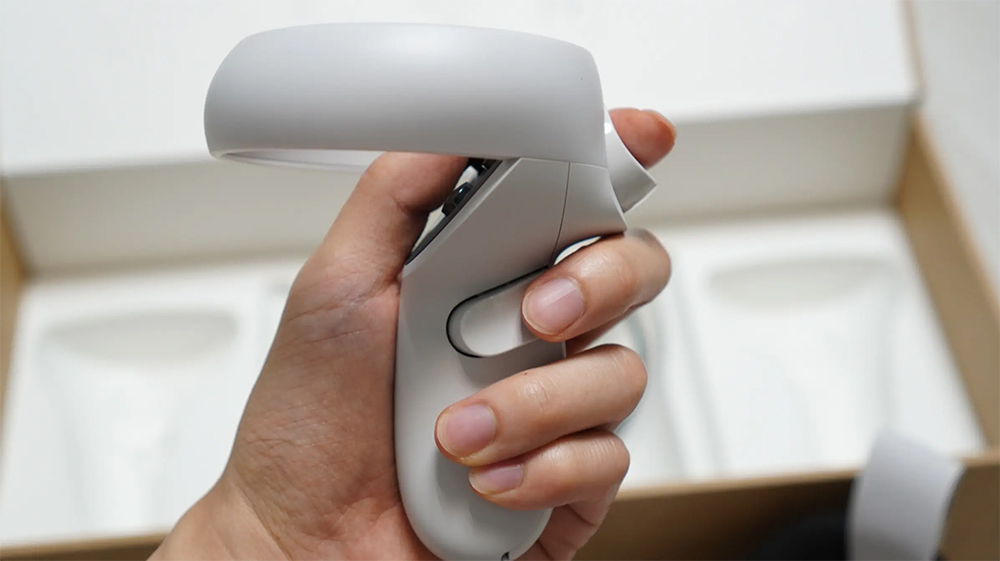 Oculus Quest 2 контроллер